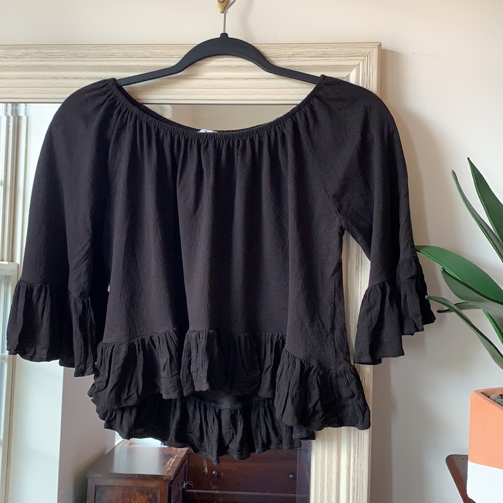ZARA black cropped off the shoulder top w/ ruffle (S)✨